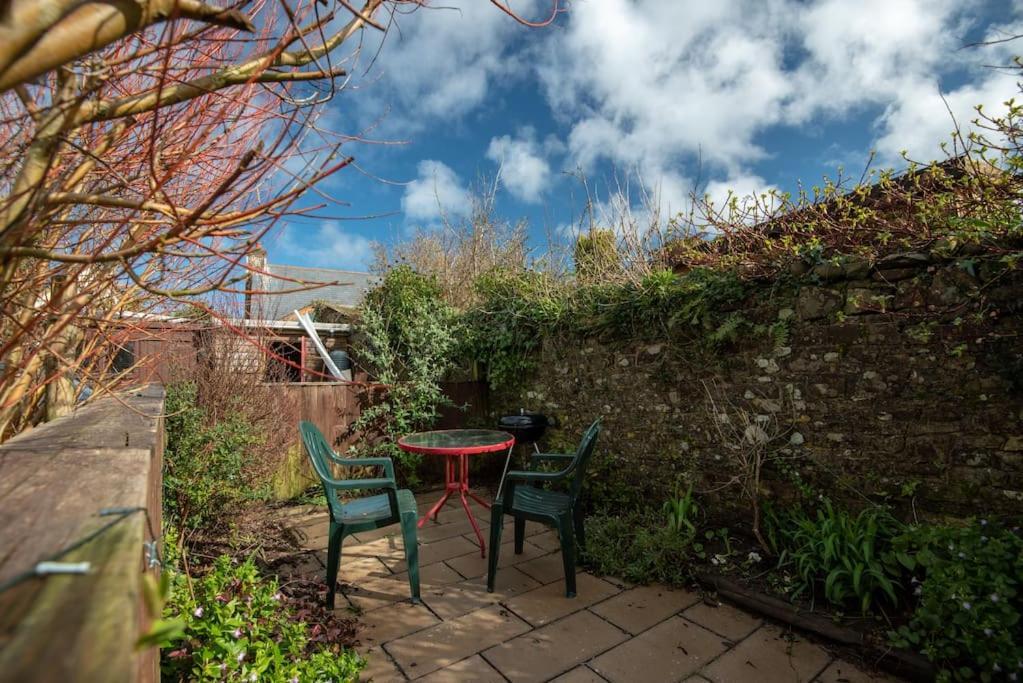 Coastal Cottage 'The Garden Cottage ' Hartland Extérieur photo