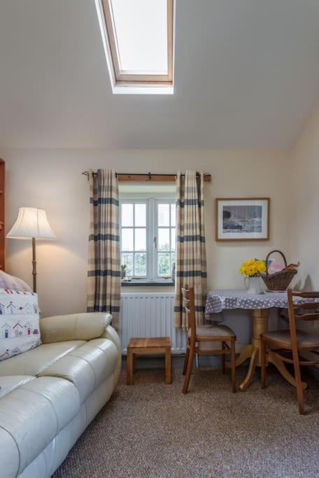Coastal Cottage 'The Garden Cottage ' Hartland Extérieur photo